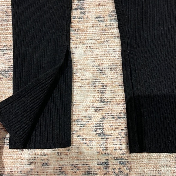 Babaton Ribbed Leggings - Picture 3 of 3